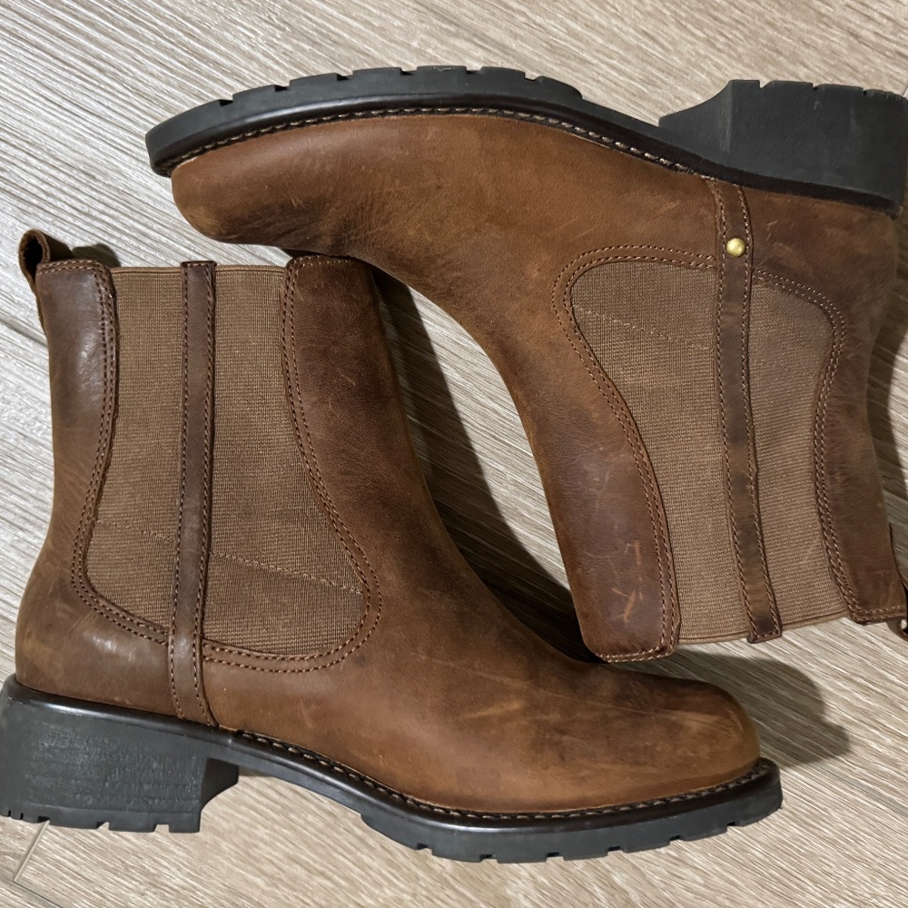 Clarks Women's Slouch Short Orinoco Club Boots - Size 6 1/2 - Worn Once!!!